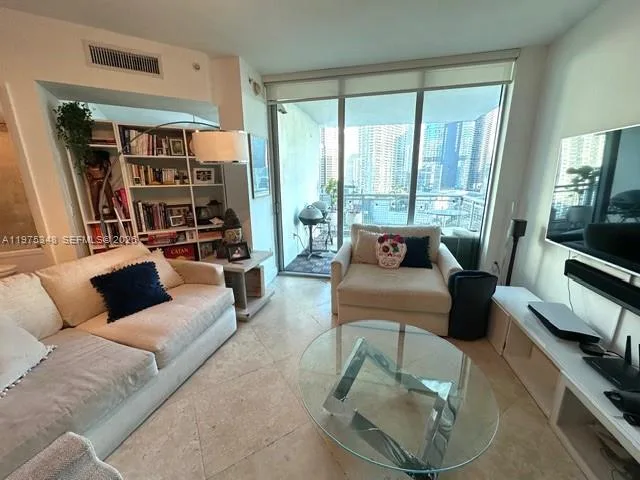 350 S Miami Ave # 2110, Miami, FL 33130 photo 8