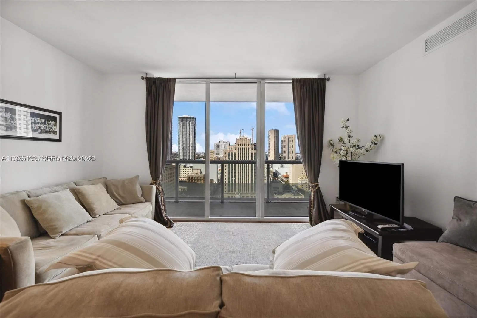 50 Biscayne Blvd # 2111, Miami, FL 33132 photo 2