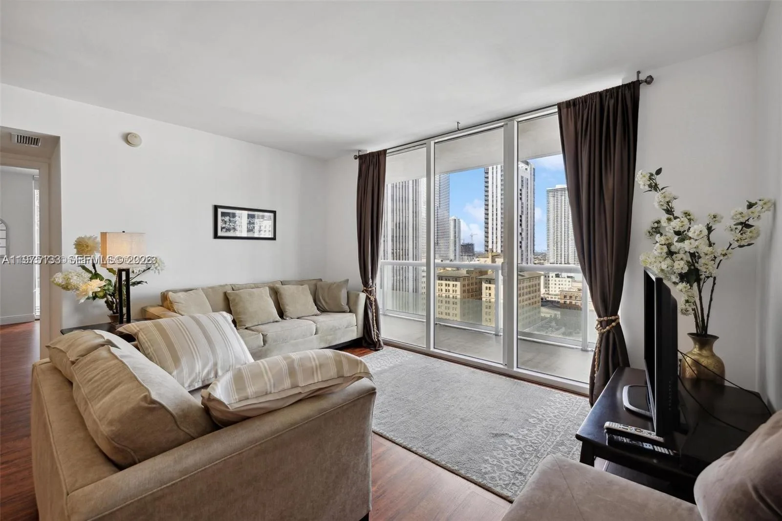 50 Biscayne Blvd # 2111, Miami, FL 33132 photo 3