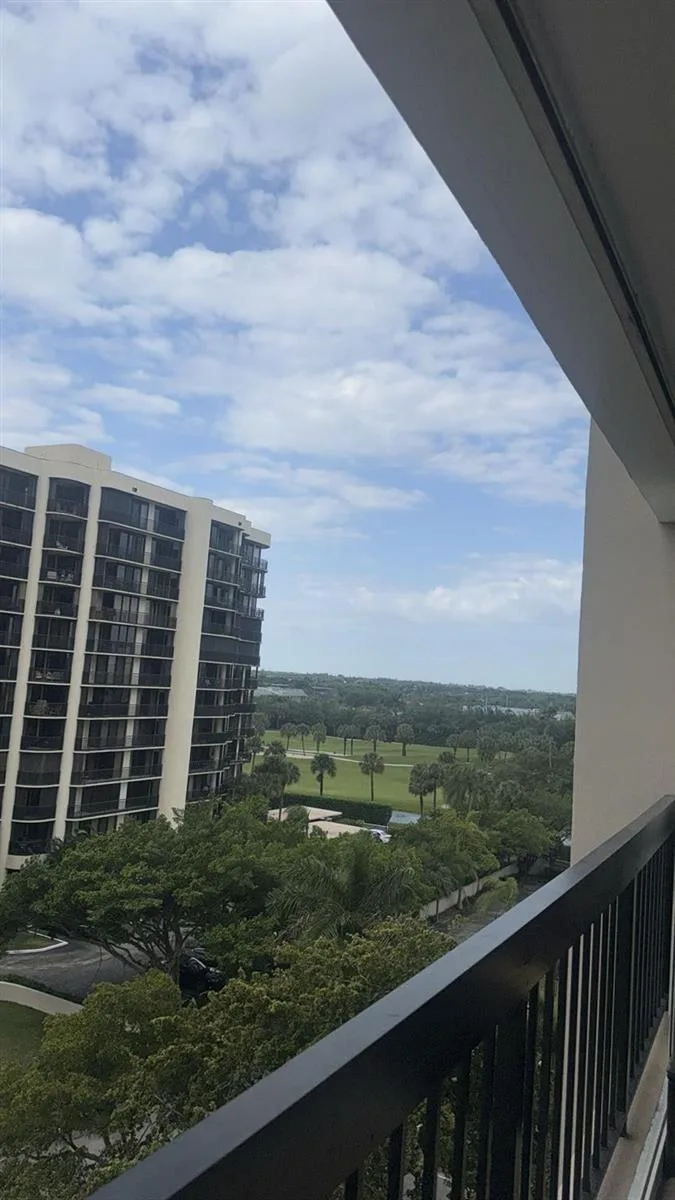 2425 Presidential Way # 705, West Palm Beach, FL 33401 photo 6