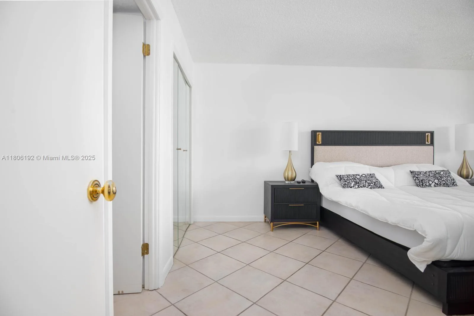 5555 Collins Ave # 14U, Miami Beach, FL 33140 photo 8
