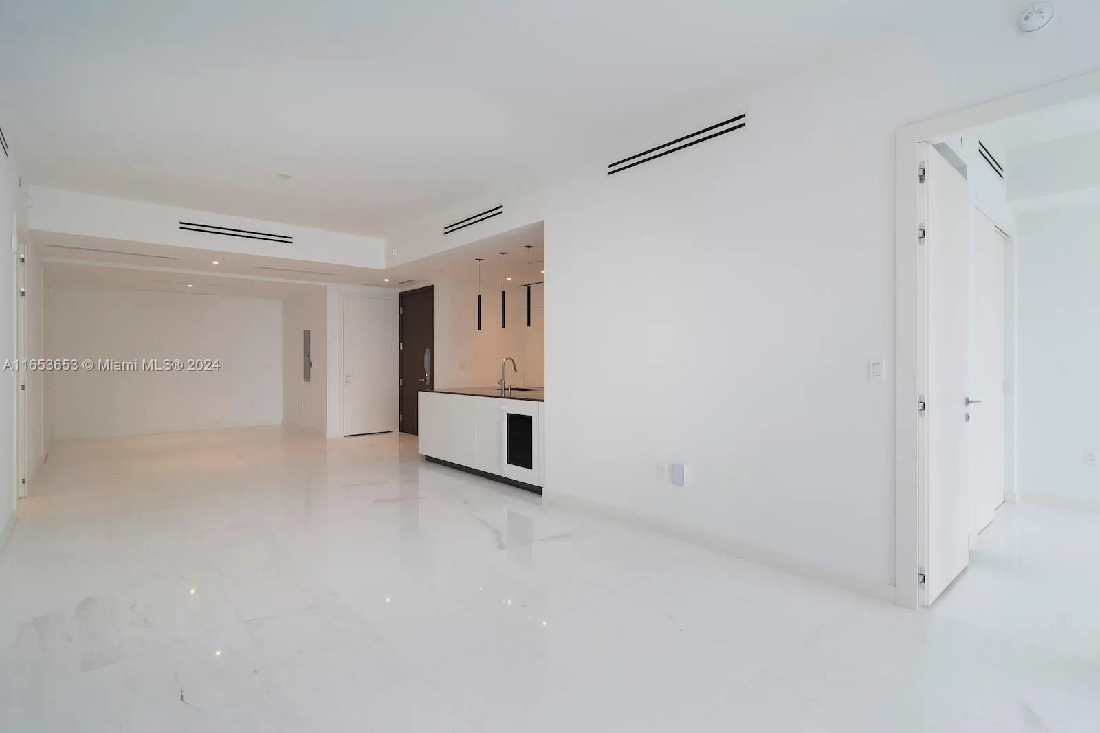 300 Biscayne Blvd Way # 902, Miami, FL 33131 photo 9