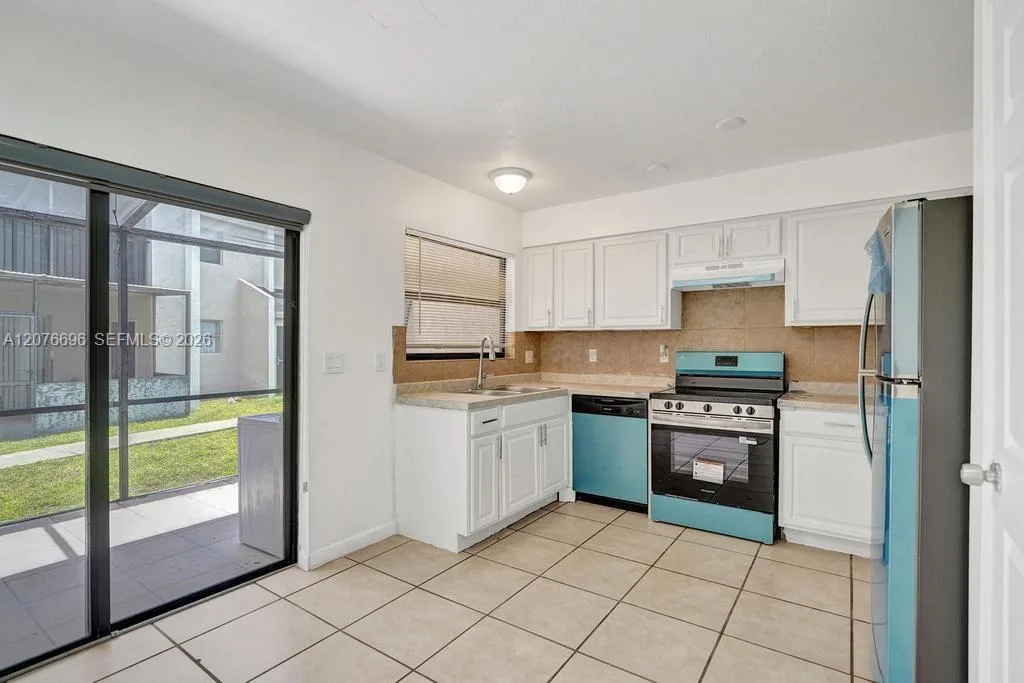 4511 Treehouse Ln # B, Tamarac, FL 33319 photo 4