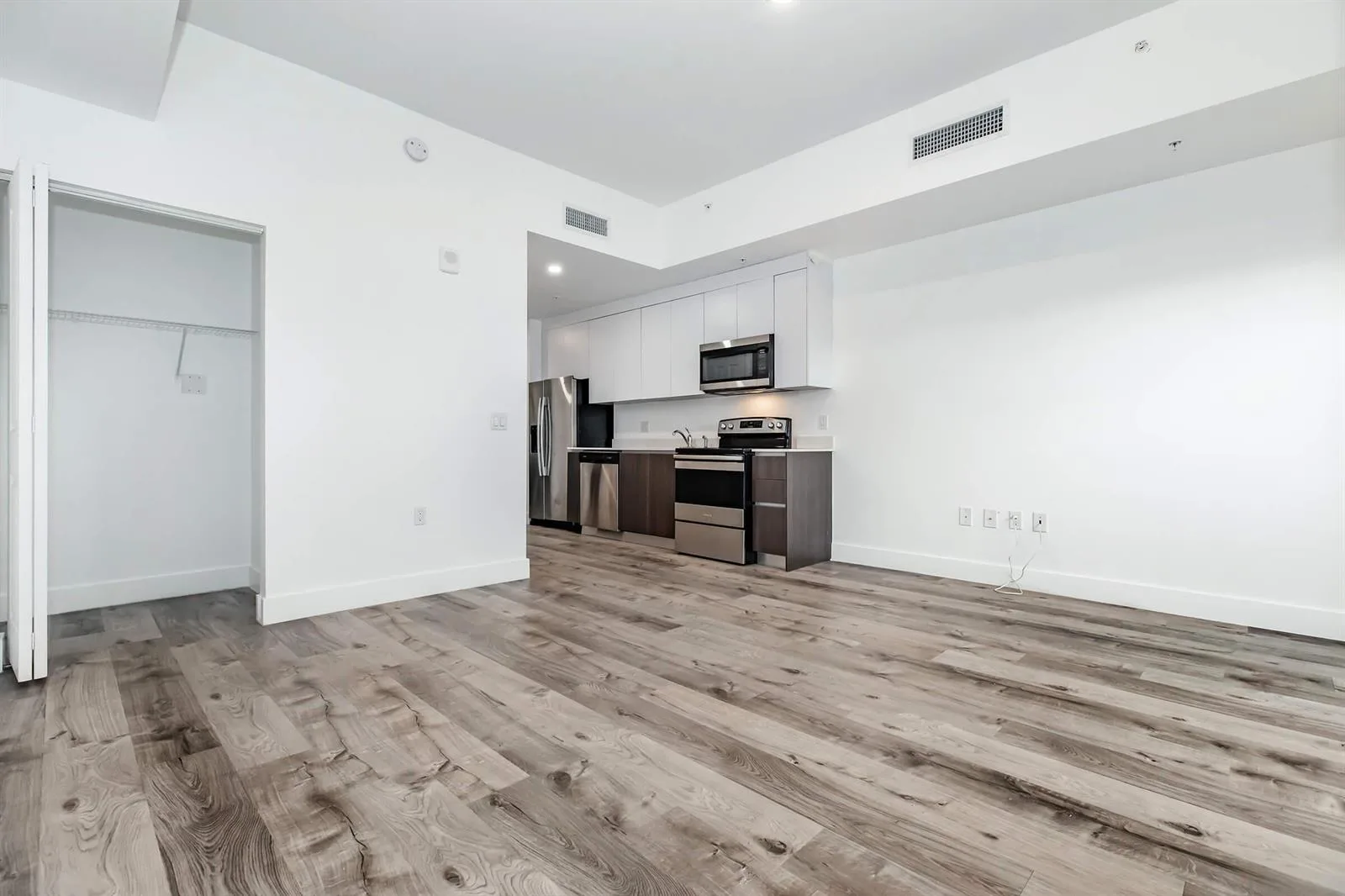 39 NW 7TH Avenue # 405, Miami, FL 33128 photo 2