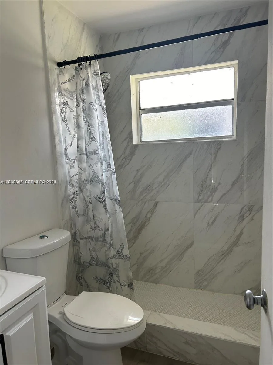 916 SW 10th St, Hallandale Beach, FL 33009 photo 6