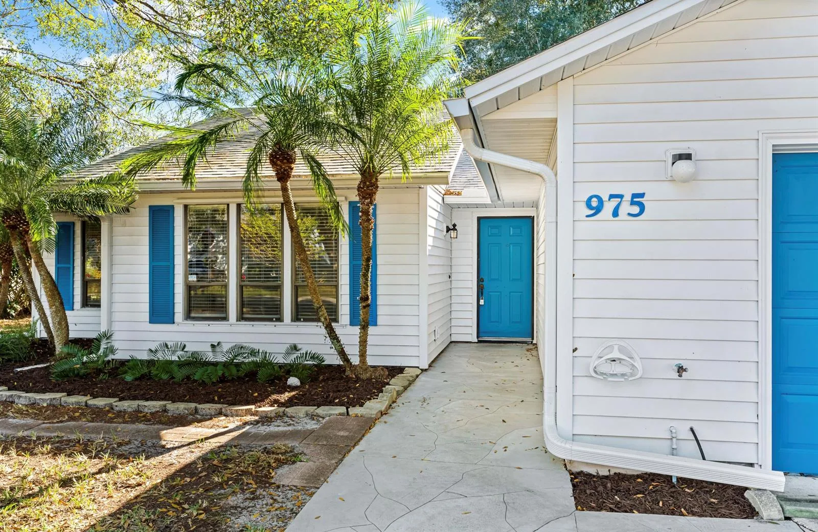 975 4th Lane, Vero Beach, FL 32962