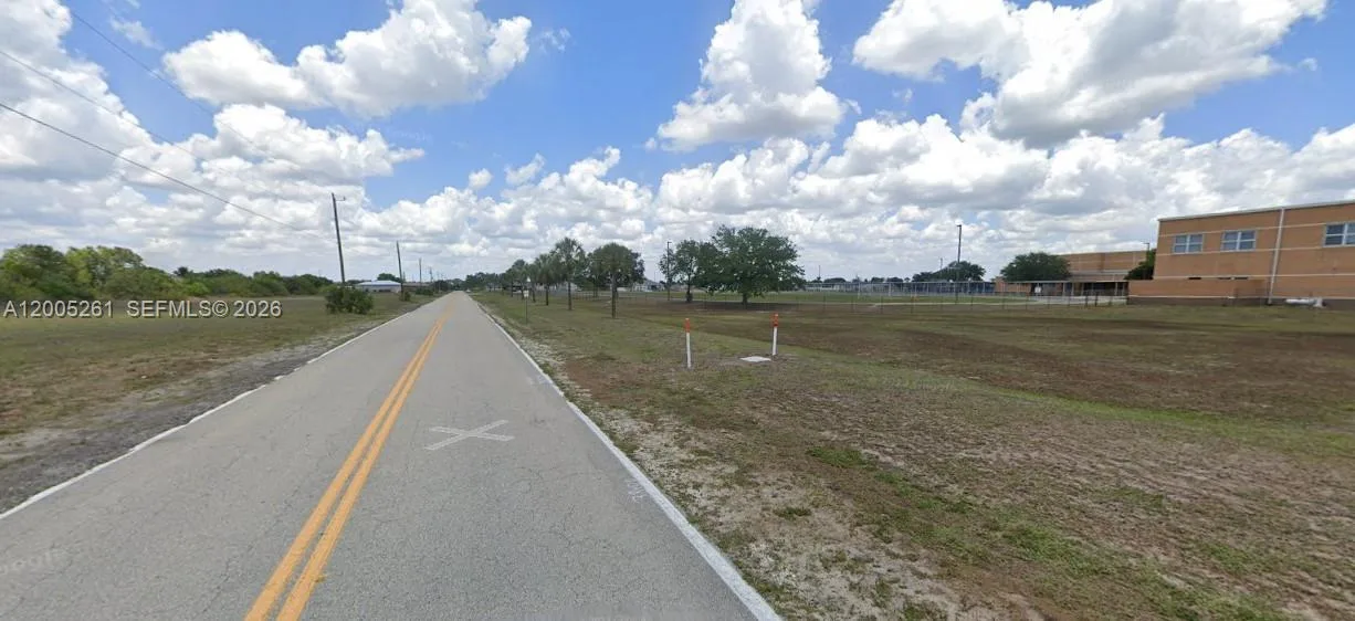 1702 NE 10th PL, Cape Coral, FL 33909 photo 4