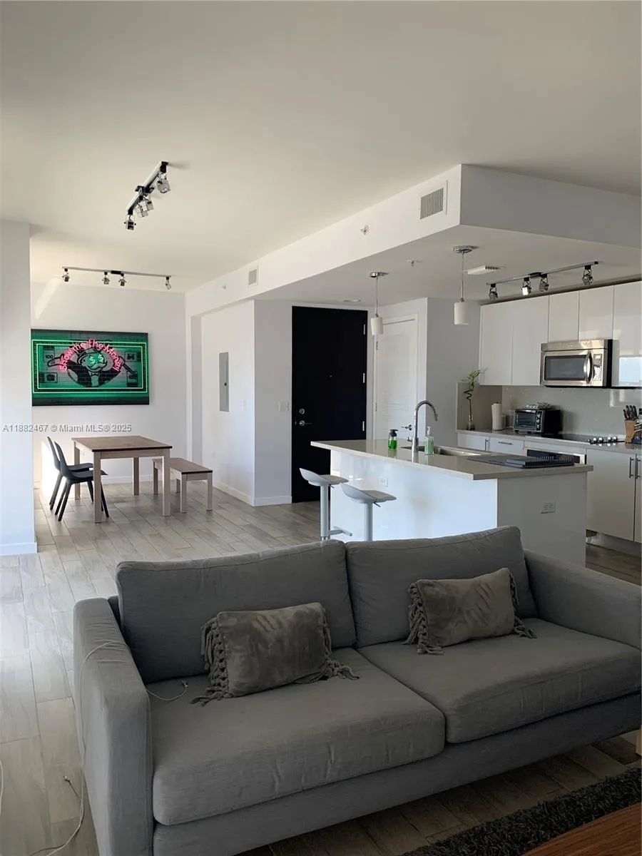 999 SW 1st Ave # 1703, Miami, FL 33130 photo 7