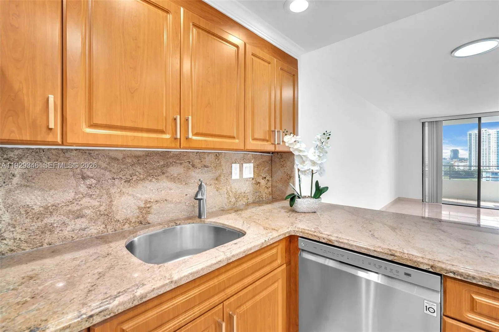 500 Three Islands Blvd # 816, Hallandale Beach, FL 33009 photo 2