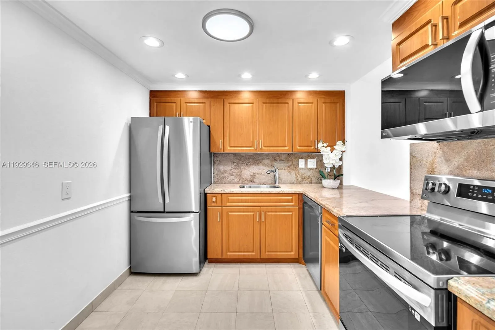 500 Three Islands Blvd # 816, Hallandale Beach, FL 33009 photo 3