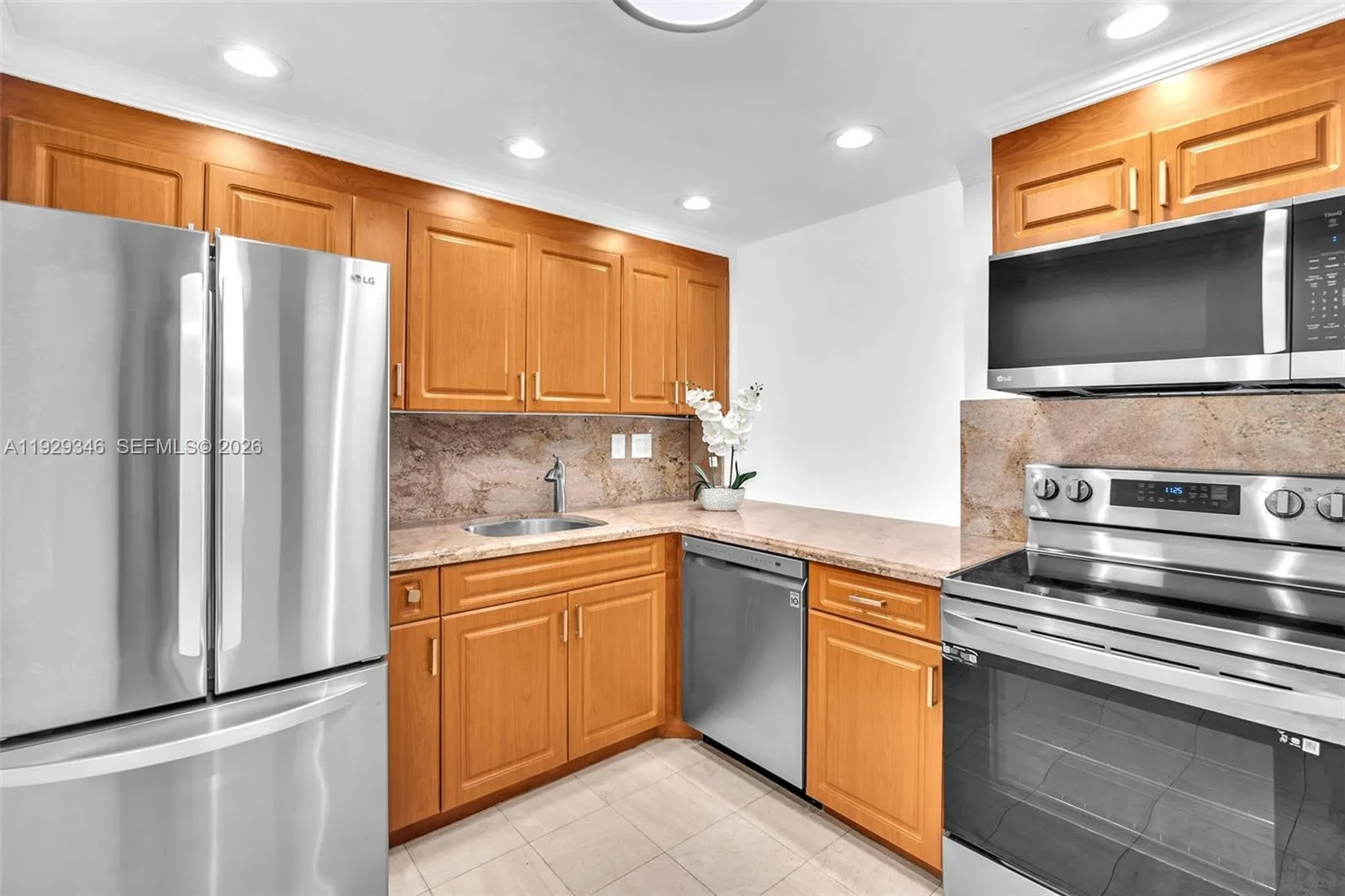 500 Three Islands Blvd # 816, Hallandale Beach, FL 33009 photo 5