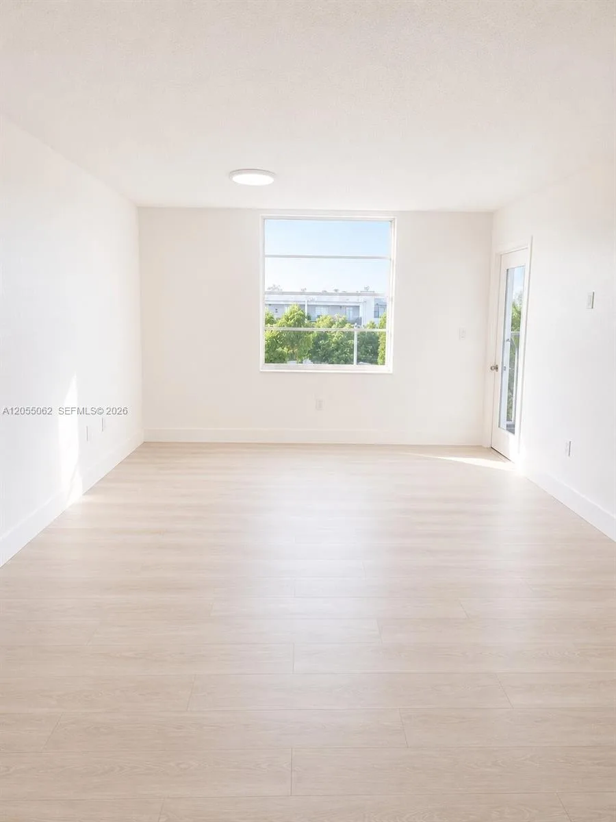 5625 W 20th Ave # 404, Hialeah, FL 33012 — zdjęcie 2