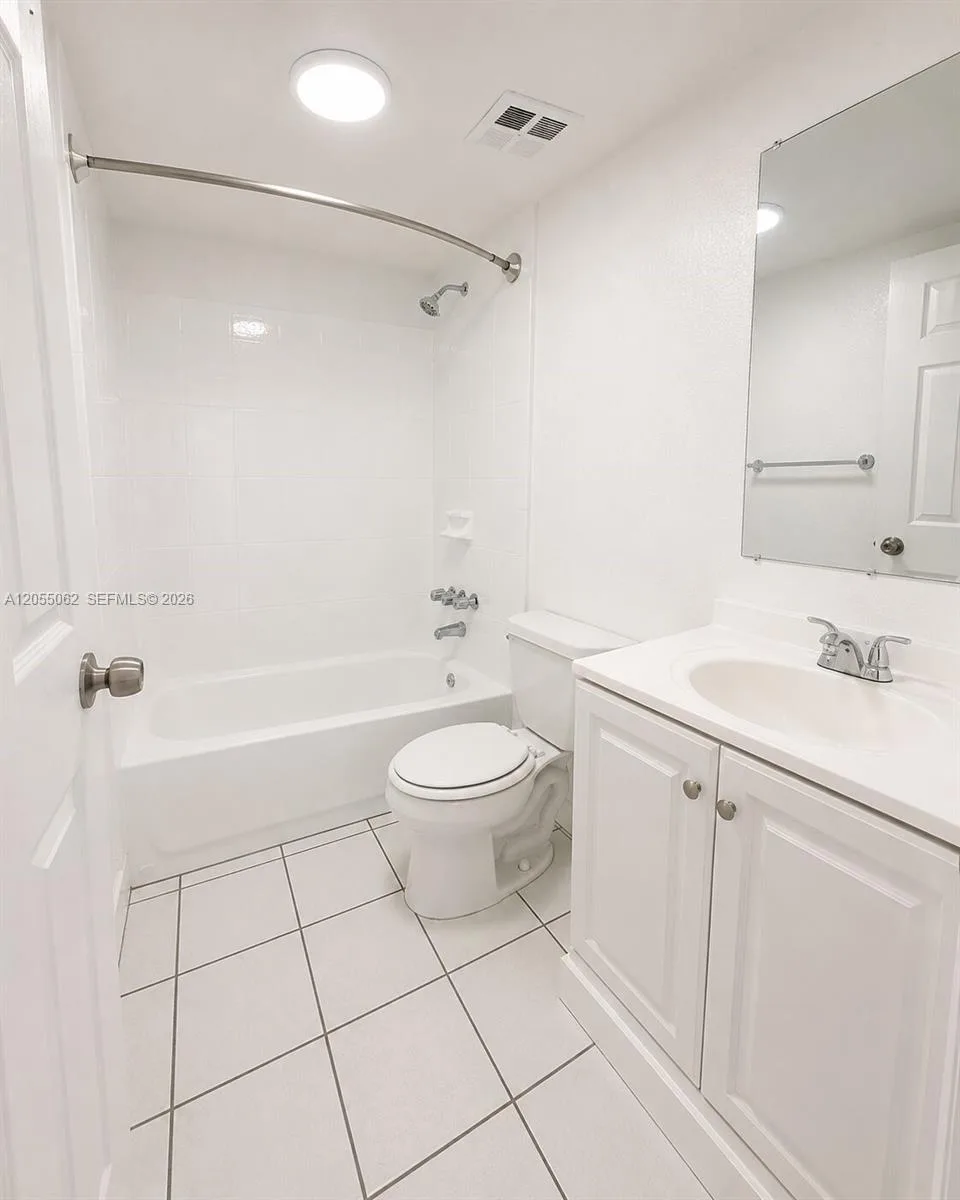 5625 W 20th Ave # 404, Hialeah, FL 33012 photo 9