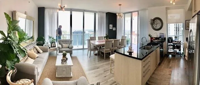 1111 SW 1st Ave # 3225, Miami, FL 33130