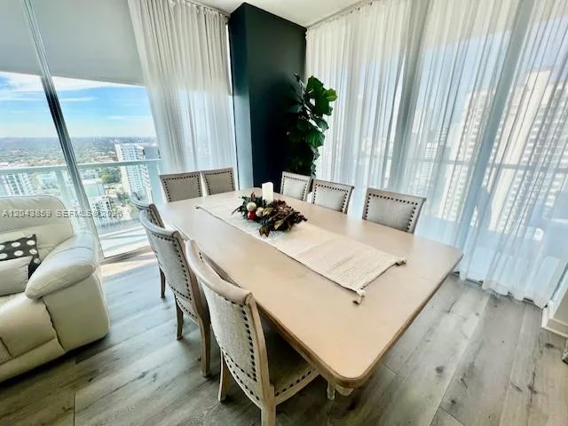 1111 SW 1st Ave # 3225, Miami, FL 33130 photo 3