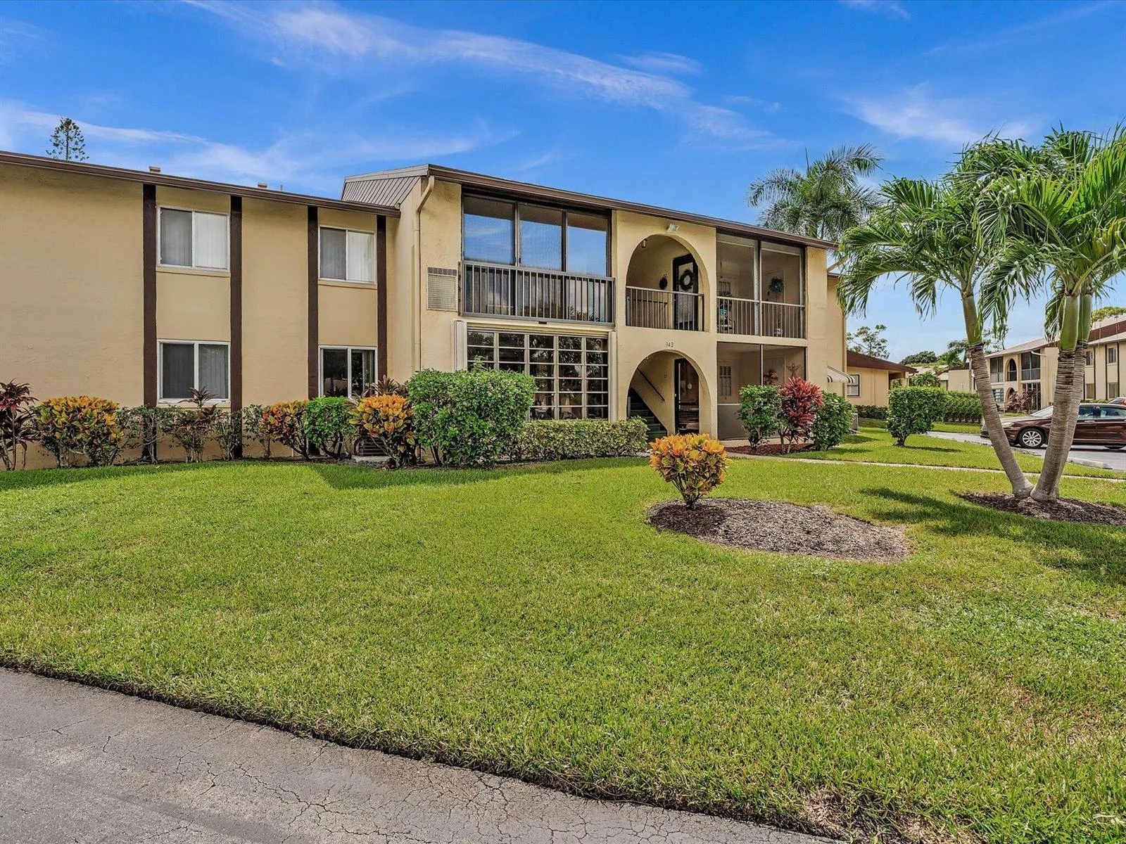 342 Pine Ridge Circle # D-2, FL 33463