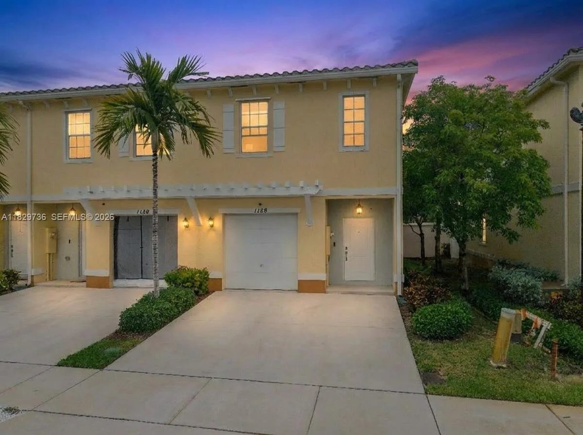 1128 NW 40th Ter, Lauderhill, FL 33313