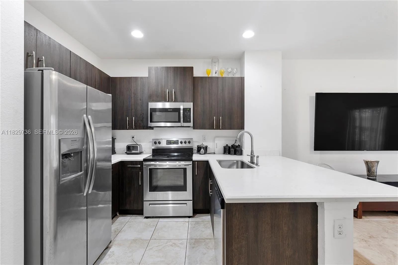 1128 NW 40th Ter, Lauderhill, FL 33313 photo 12