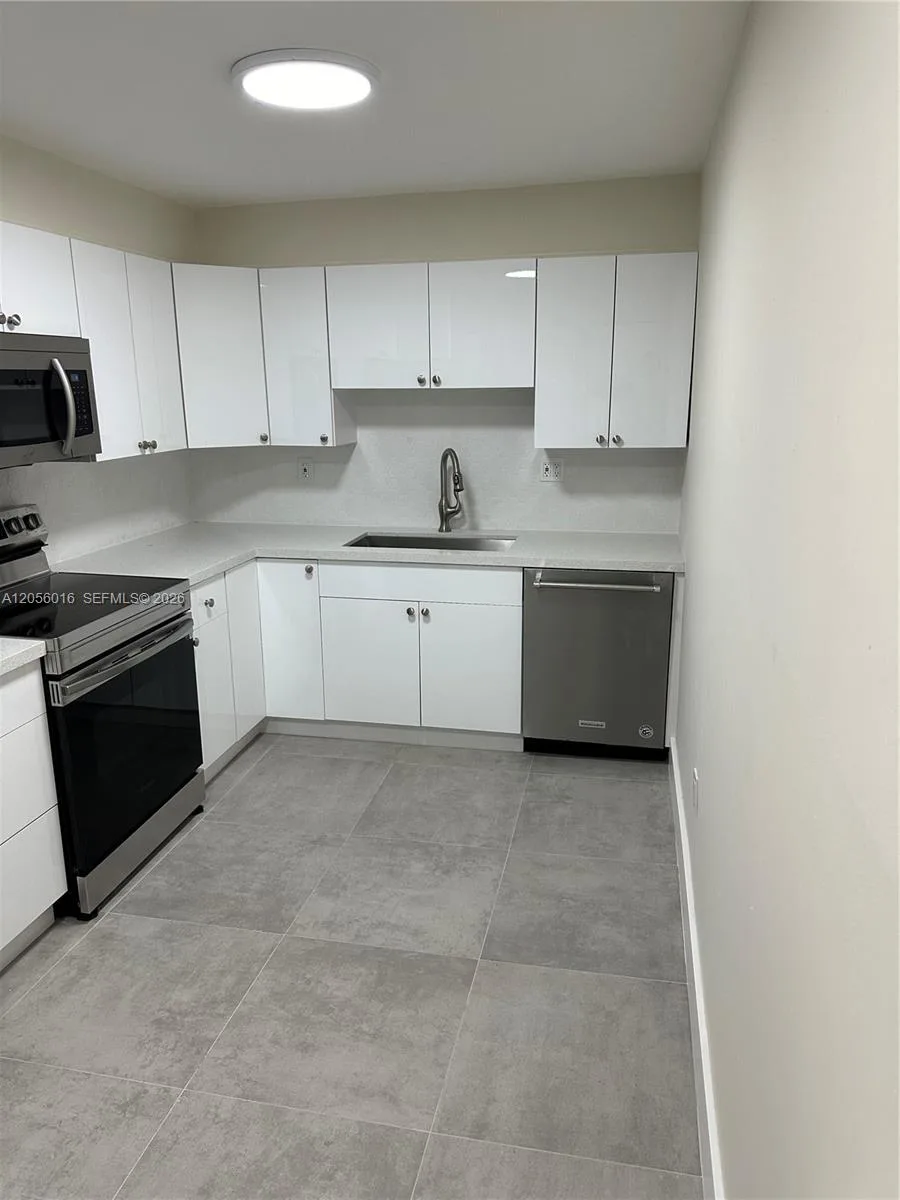 10090 NW 80th Ct # 1421, Hialeah Gardens, FL 33016 photo 2
