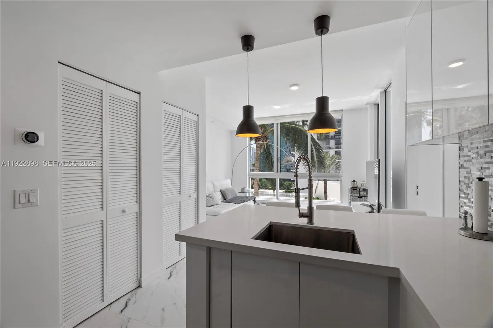 300 S Biscayne Blvd # T-1411, Miami, FL 33131