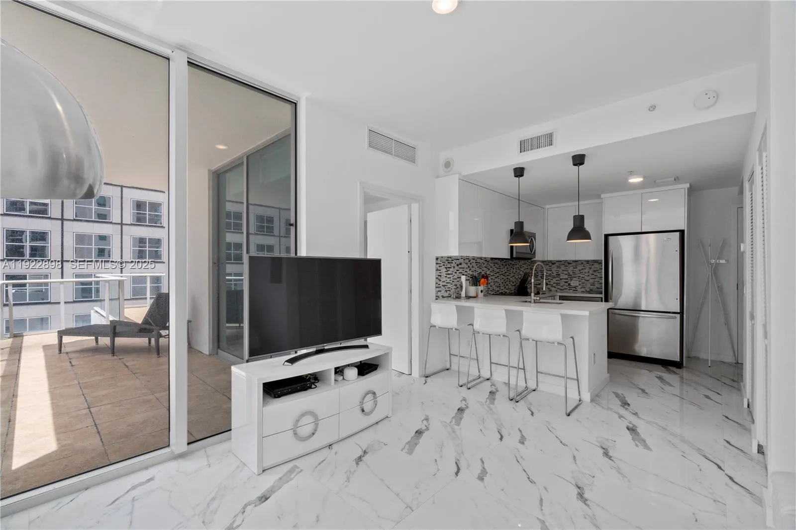 300 S Biscayne Blvd # T-1411, Miami, FL 33131 photo 12