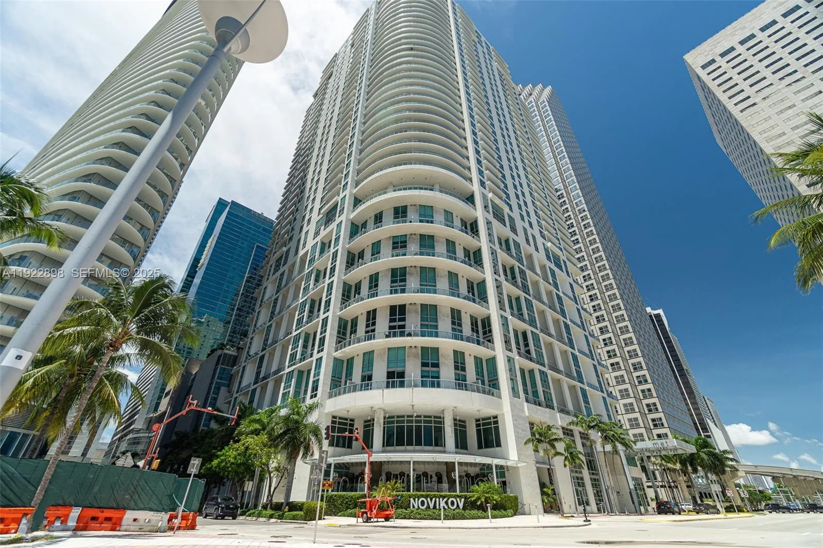 300 S Biscayne Blvd # T-1411, Miami, FL 33131 photo 2