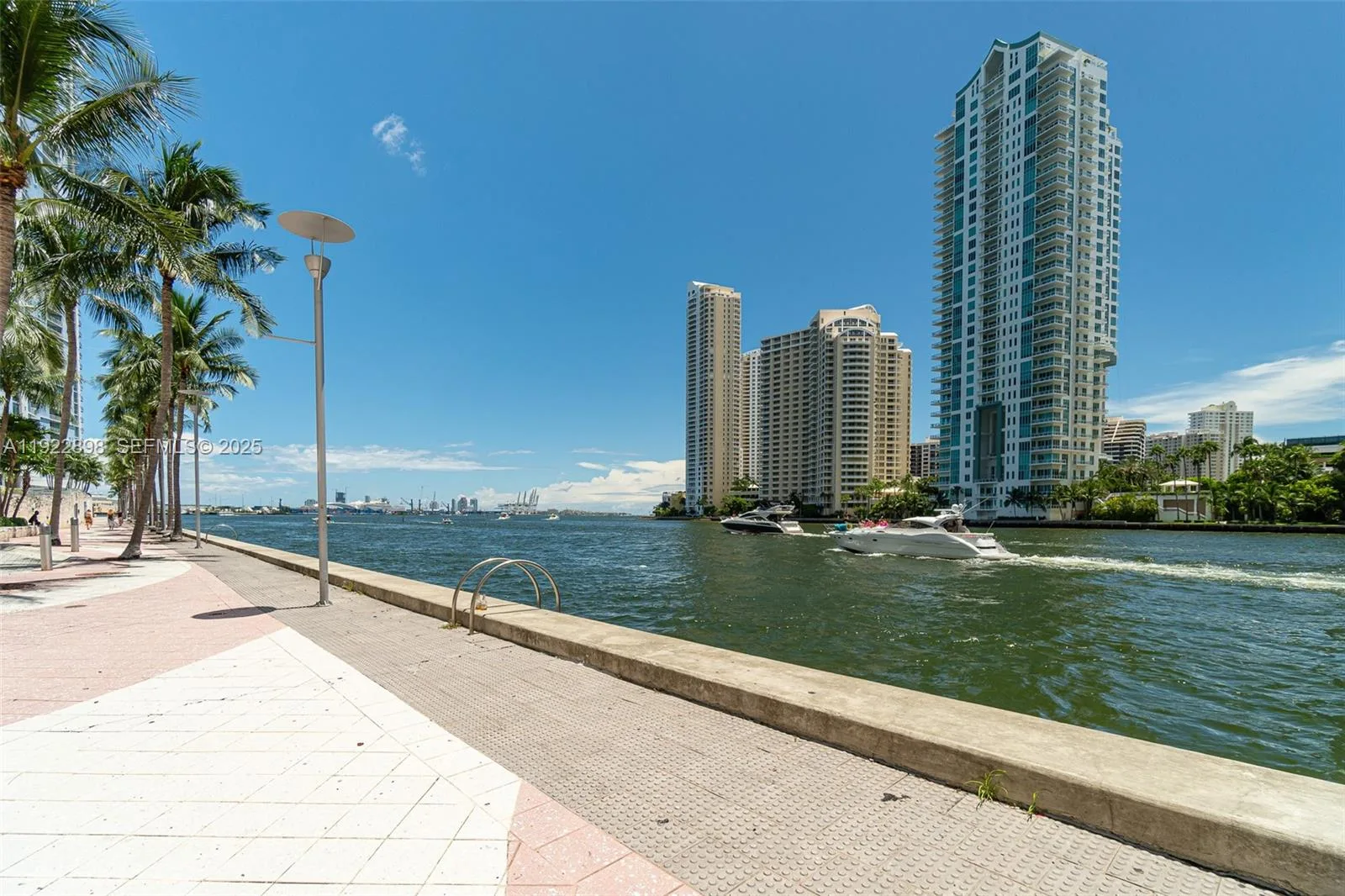 300 S Biscayne Blvd # T-1411, Miami, FL 33131 photo 6