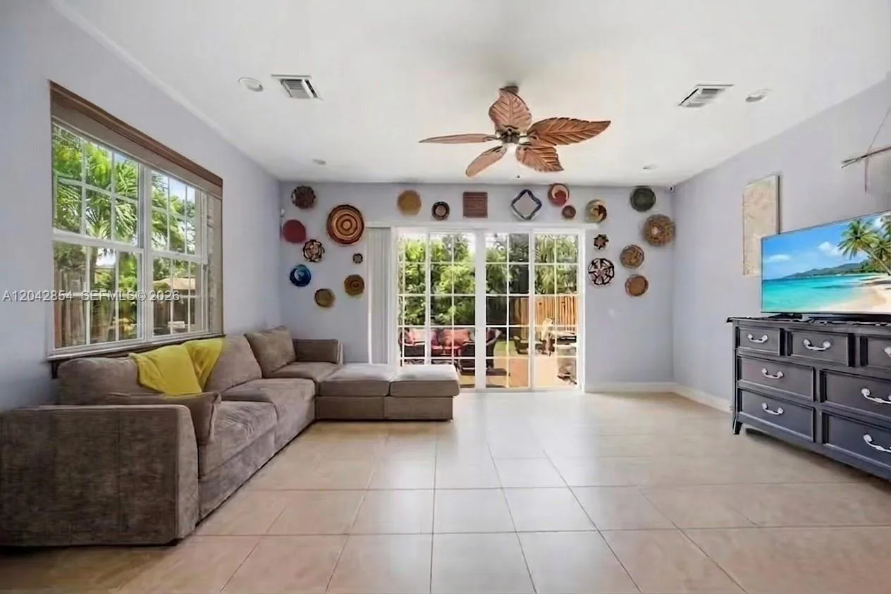 1321 NE 5th Ter, Fort Lauderdale, FL 33304 photo 3