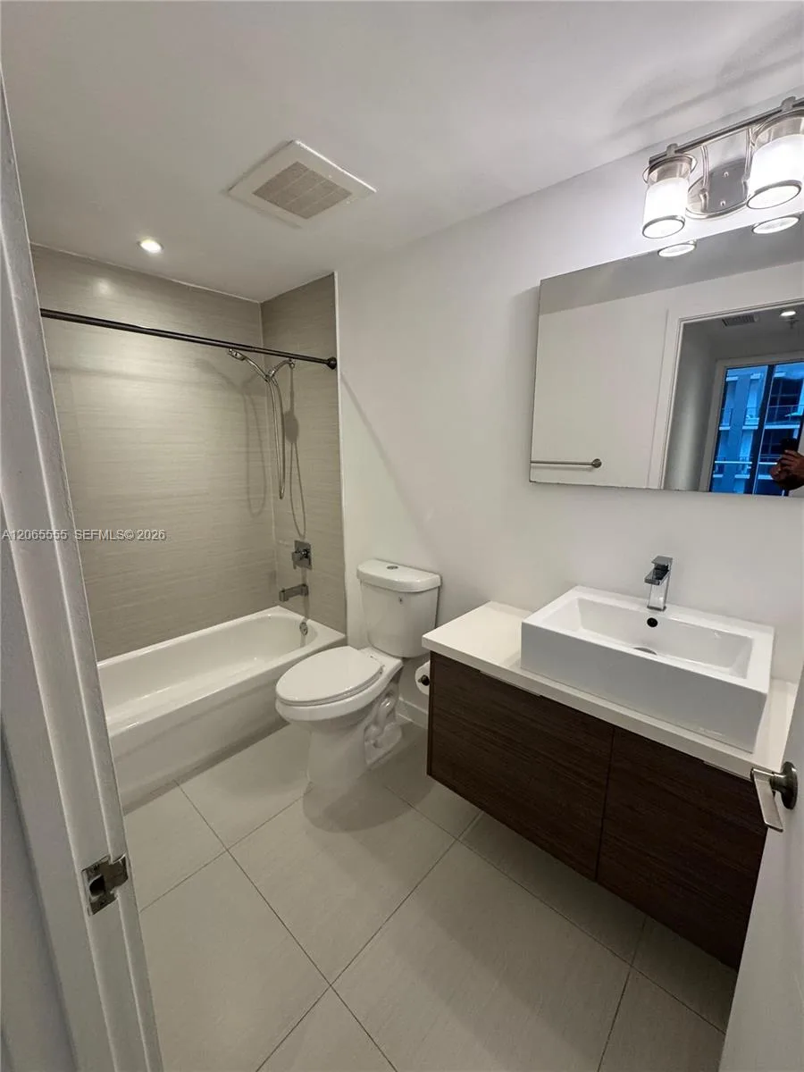 1010 SW 2nd Ave # 607, Miami, FL 33130 photo 9