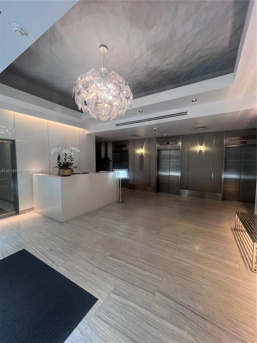 150 SE 2nd Ave # 208, Miami, FL 33131 photo 3