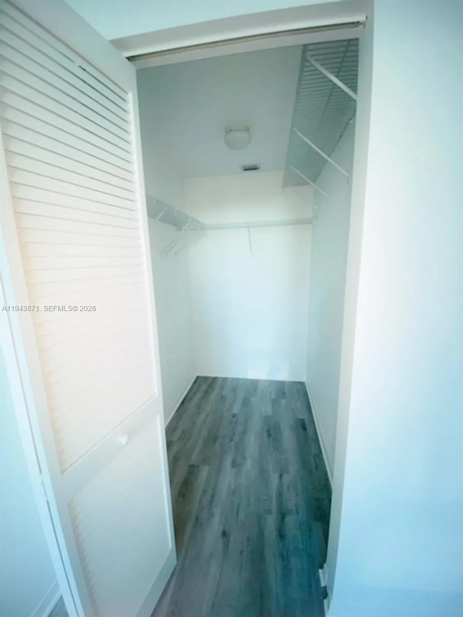 951 Brickell Ave # 3305, Miami, FL 33131 photo 12