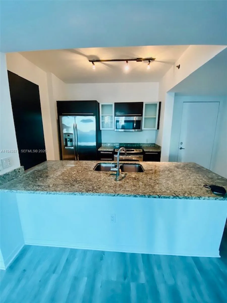 951 Brickell Ave # 3305, Miami, FL 33131 photo 3