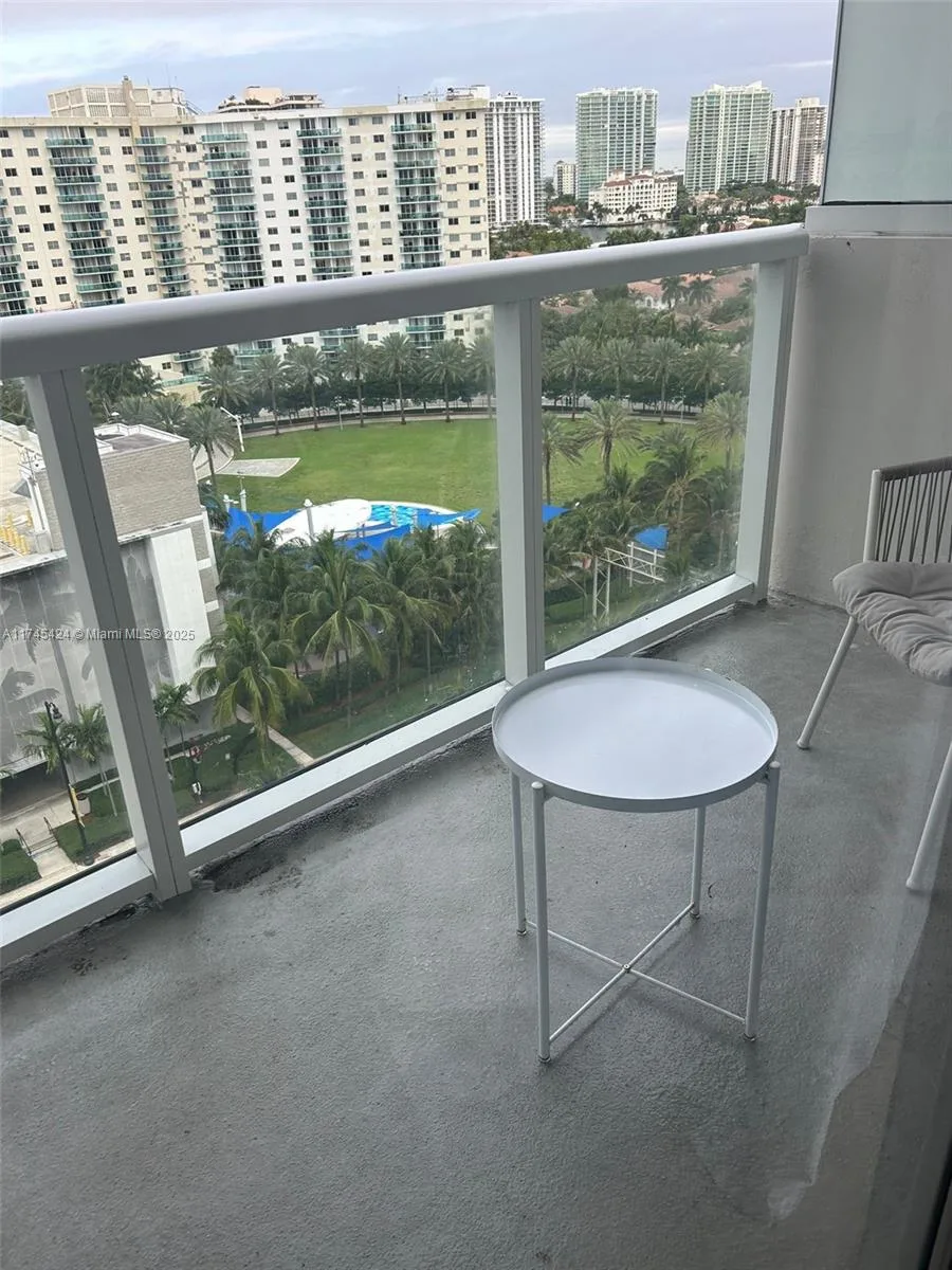 19201 Collins Ave # 1139, Sunny Isles Beach, FL 33160 photo 3