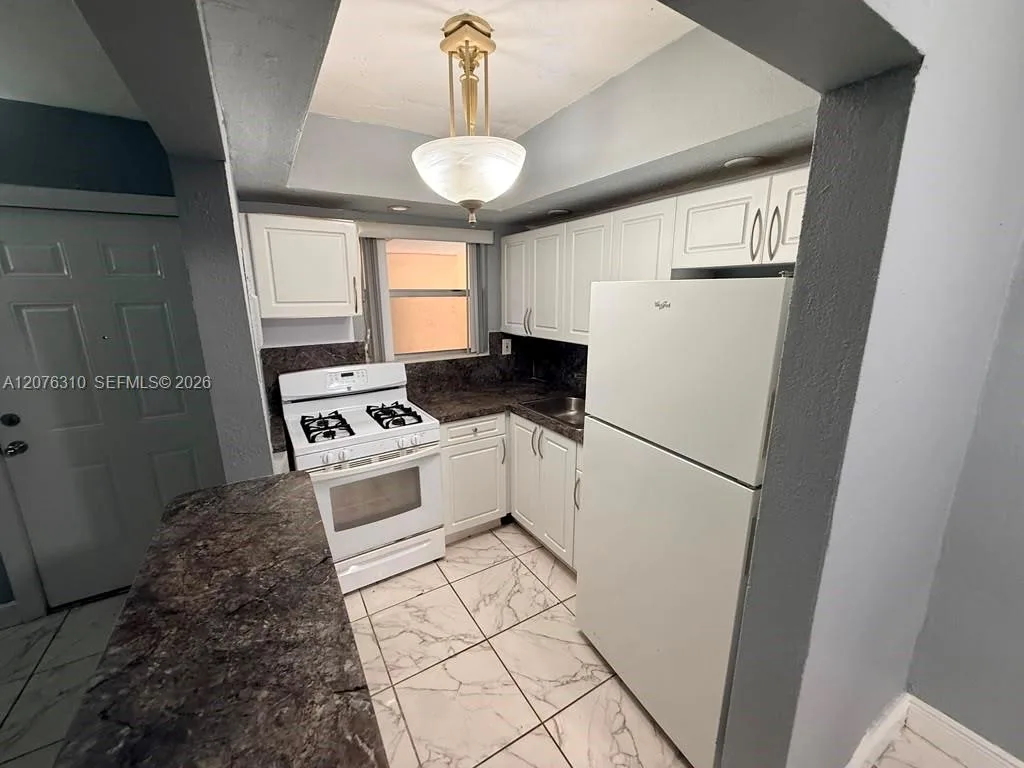 350 E 21st St # 108, Hialeah, FL 33010 photo 3