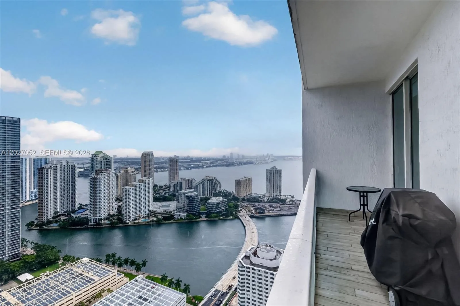 950 Brickell Bay Dr # 4504, Miami, FL 33131
