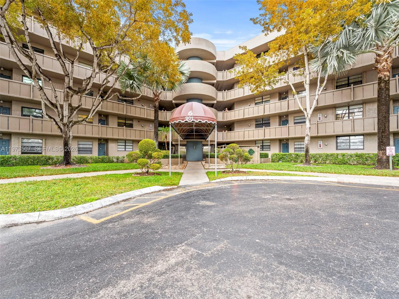 901 Colony Point Circle # 304, Pembroke Pines, FL 33026 photo 2