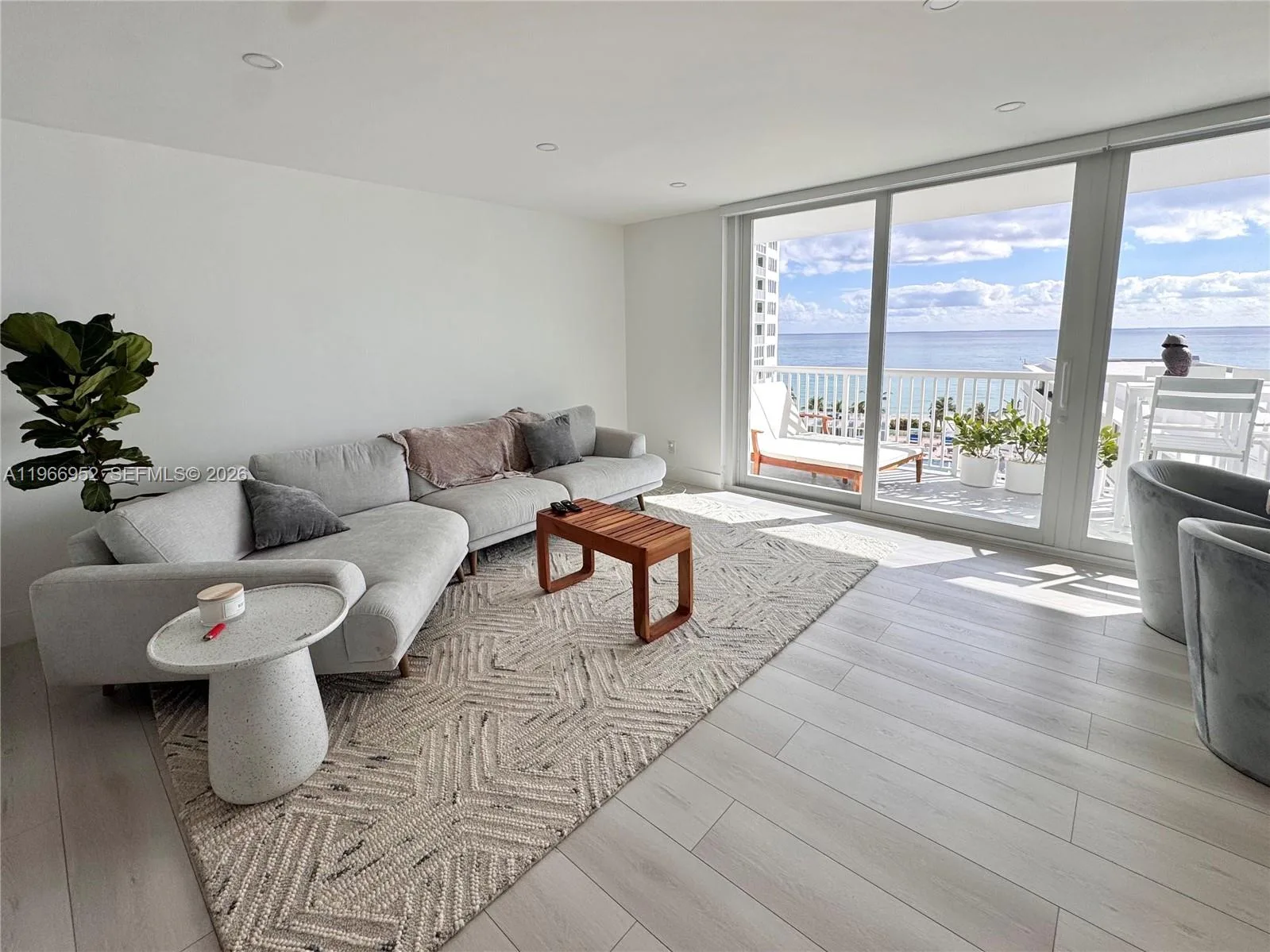 5401 Collins Ave # 632, Miami Beach, FL 33140 photo 2