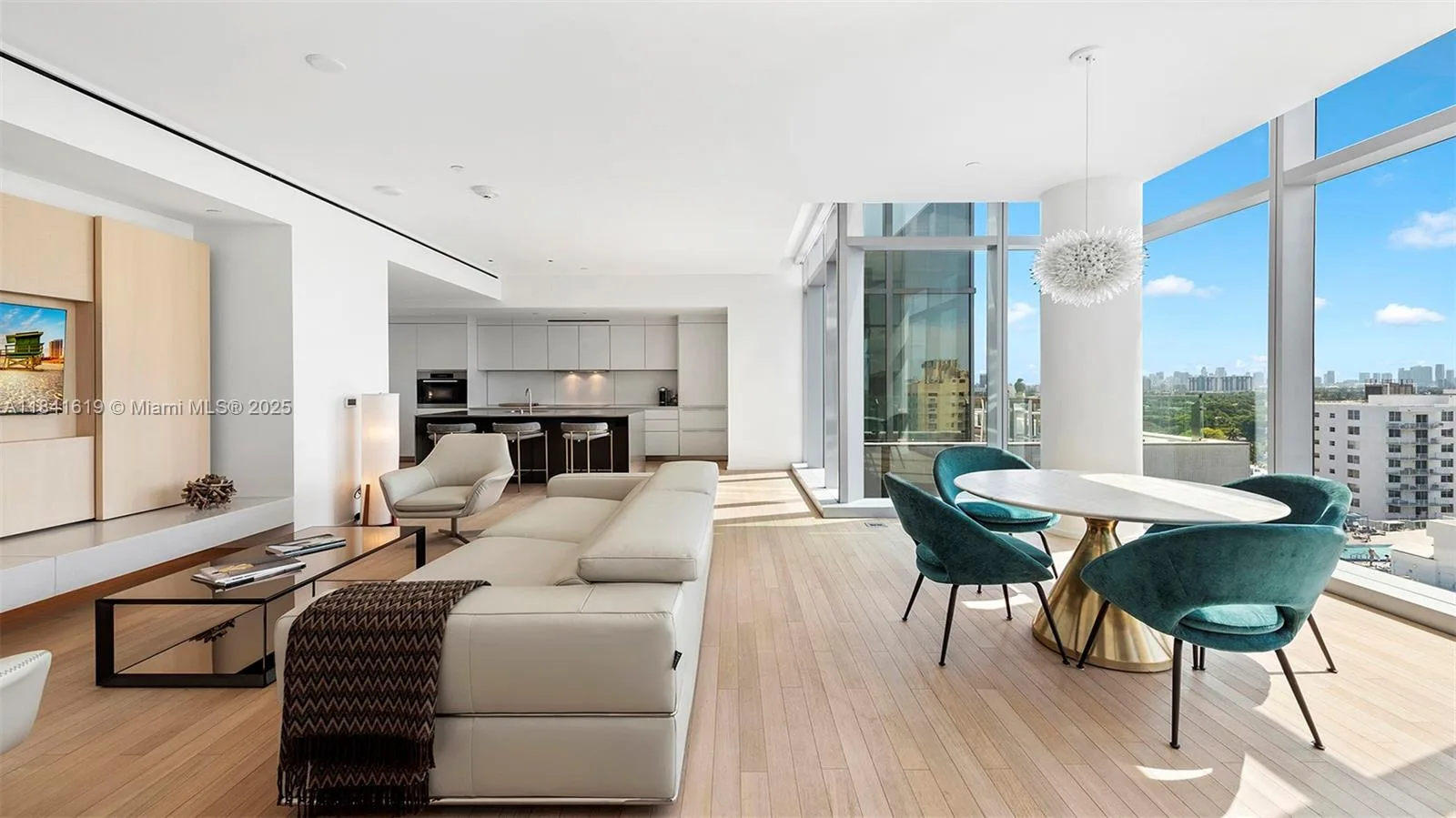 2901 Collins Ave # 1403, Miami Beach, FL 33140