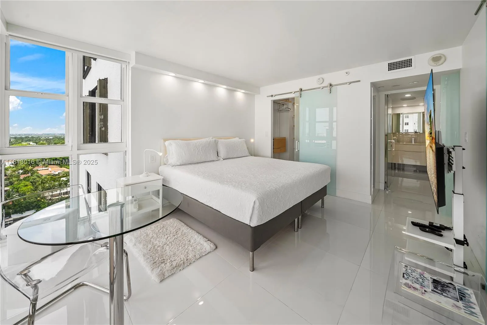 2555 Collins Ave # 1714, Miami Beach, FL 33140 photo 11
