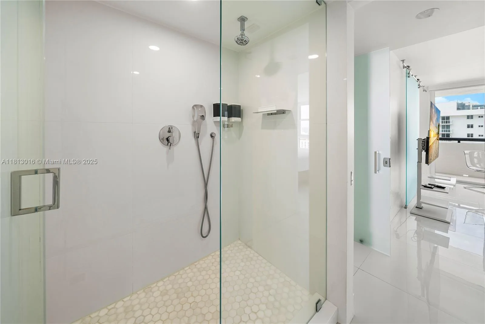 2555 Collins Ave # 1714, Miami Beach, FL 33140 photo 3
