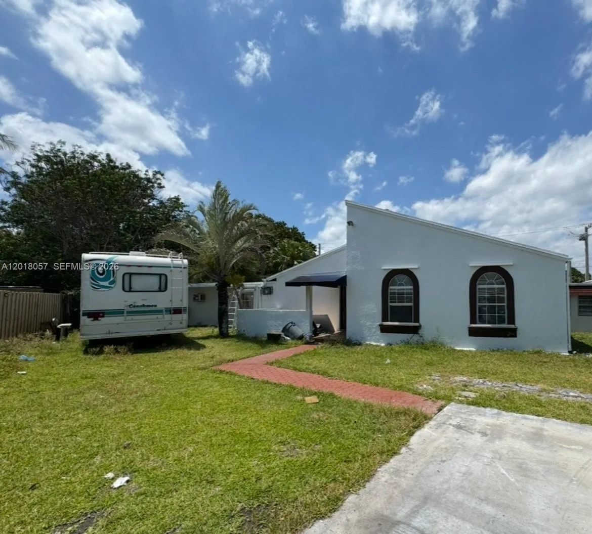 19422 SW 119th Ct, Miami, FL 33177 photo 2