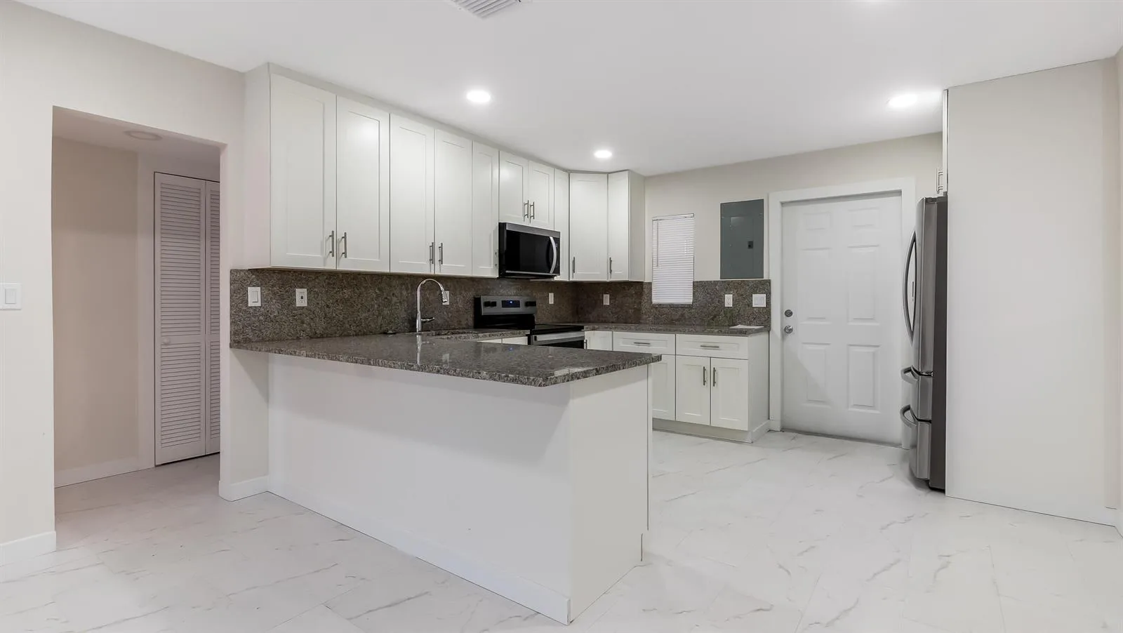 611 NE 34th Street, Pompano Beach, FL 33064 photo 6