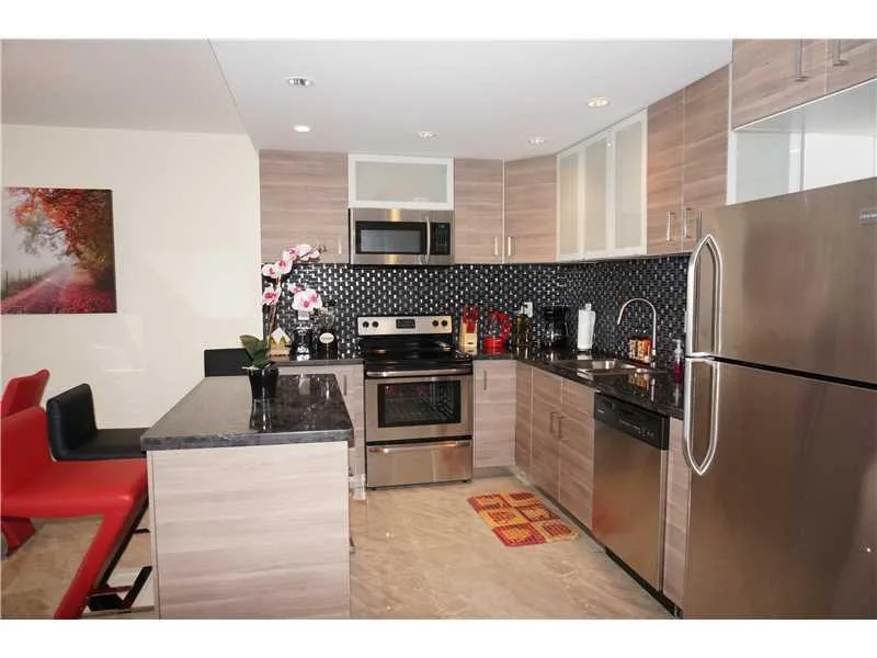 19370 COLLINS AV SEASONAL # 1007, Sunny Isles Beach, FL 33160 photo 3