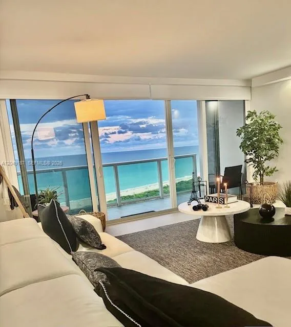 100 Bayview Dr # 1906, Sunny Isles Beach, FL 33160