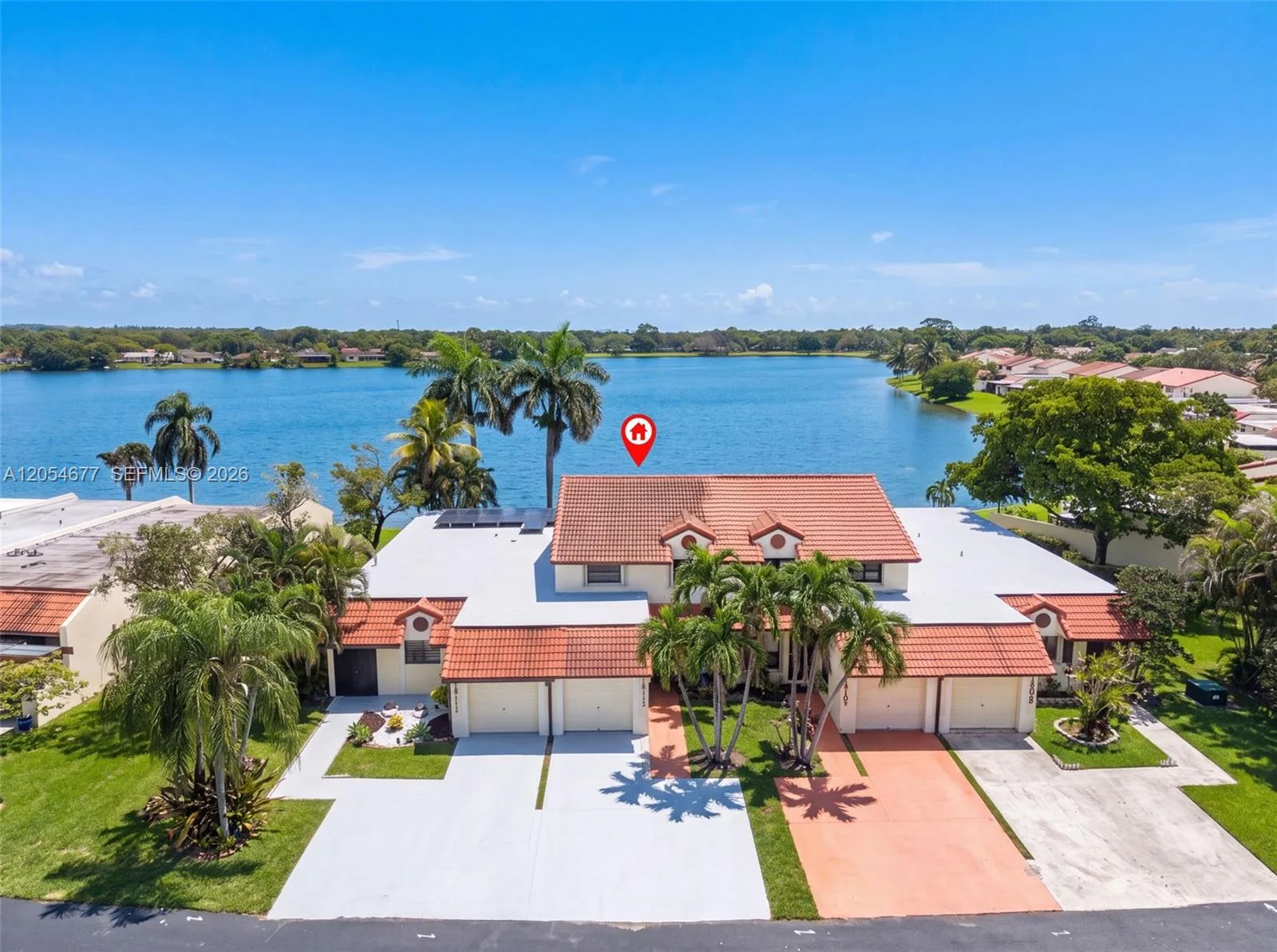19113 NW 64th Ct, Hialeah, FL 33015 photo 2