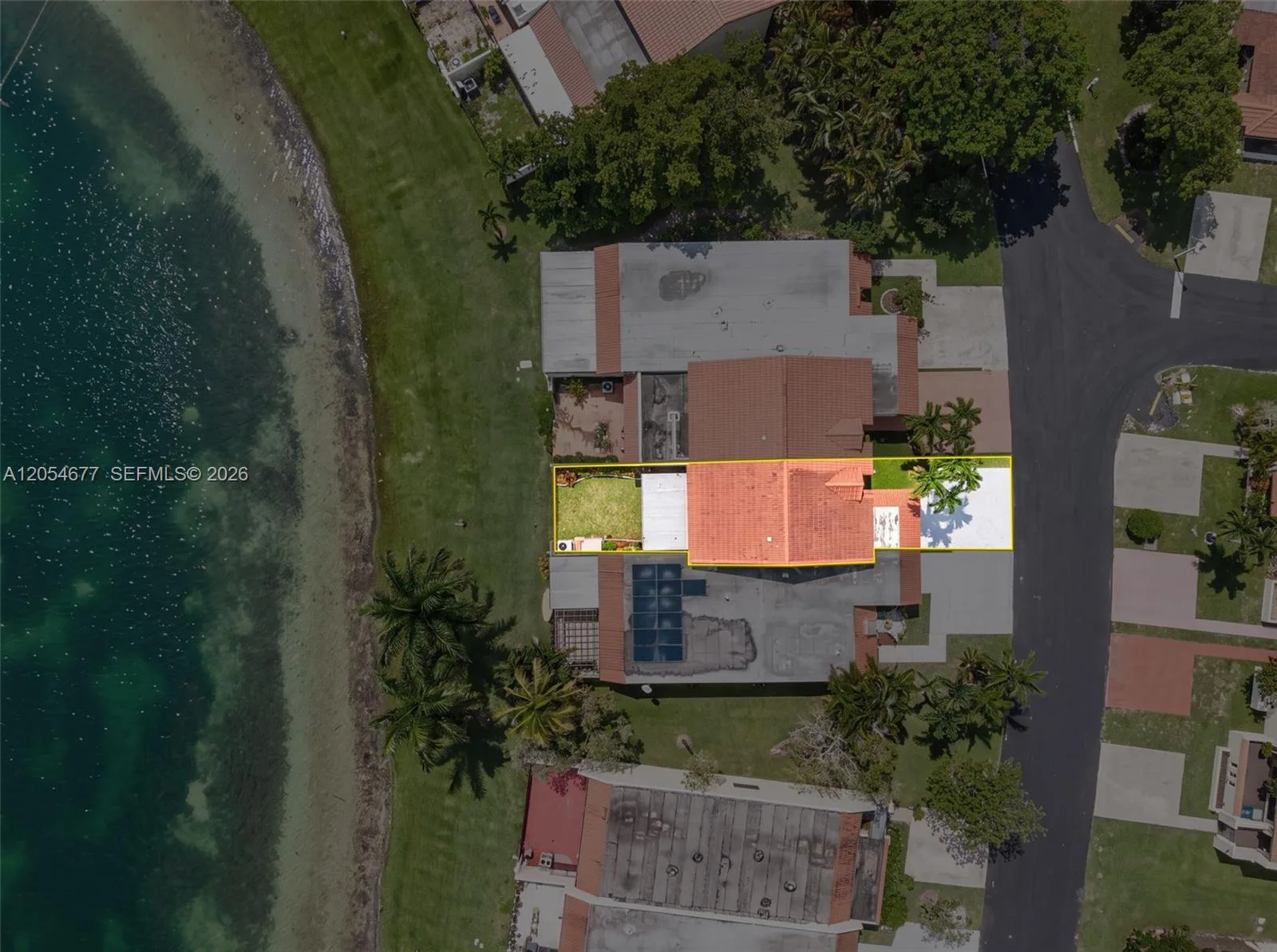 19113 NW 64th Ct, Hialeah, FL 33015 photo 4