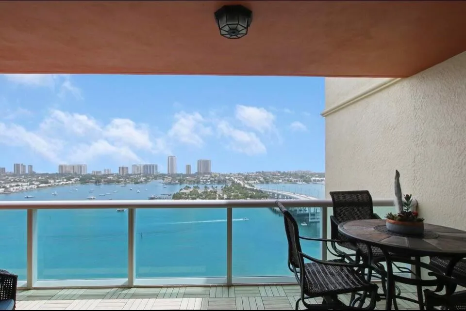 2640 LAKE SHORE Drive # 2311, Riviera Beach, FL 33404