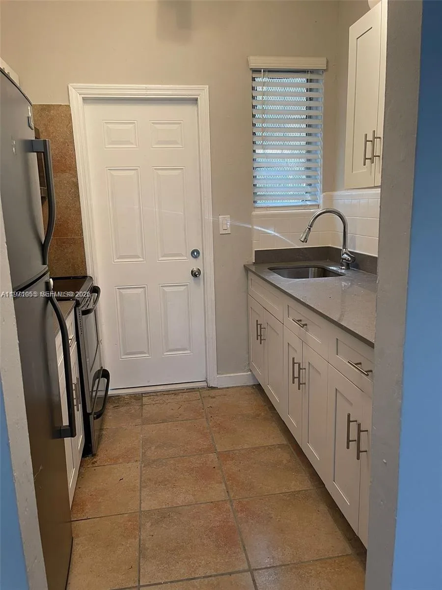1346 NW 6th St # 4, Miami, FL 33125 photo 5