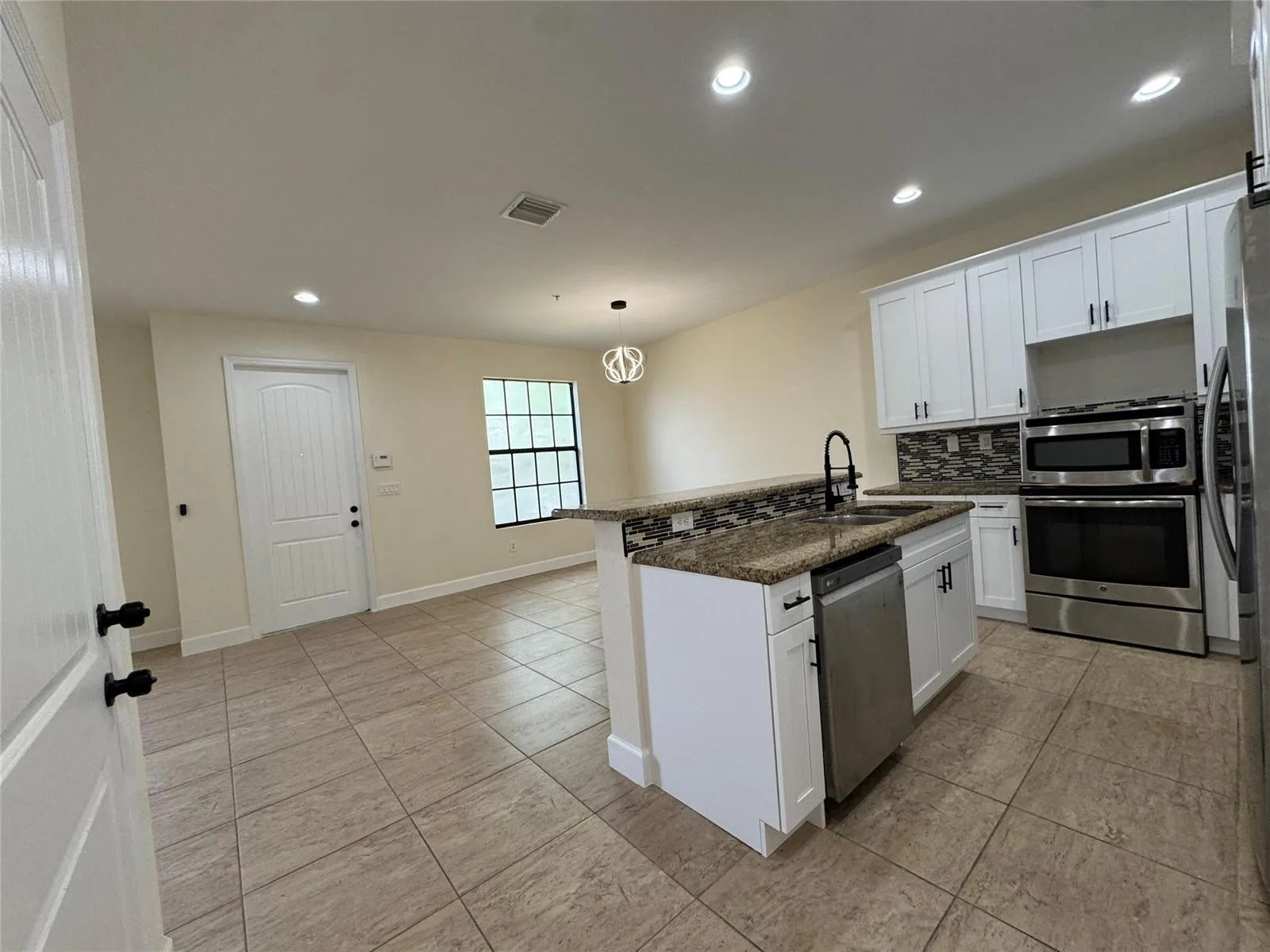 749 SW 3rd Avenue, Pompano Beach, FL 33060 photo 2