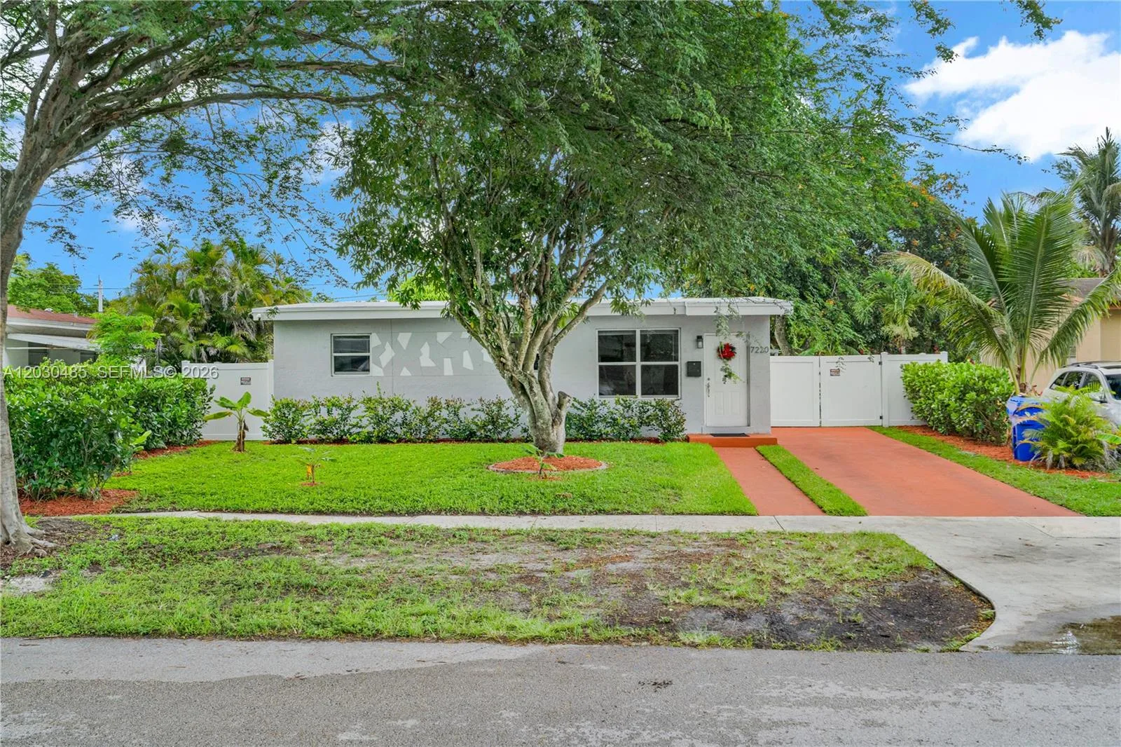 7220 Arthur St, Hollywood, FL 33024